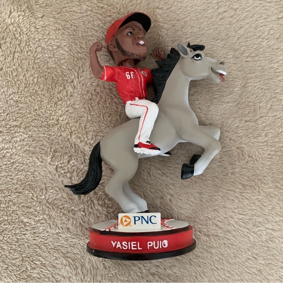 Yasiel Puig Bobble Head - Picture 2 of 5